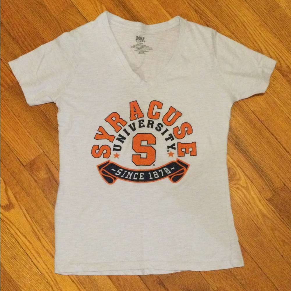 Syracuse University Light Gray Fitted V-Neck T-Shirt
Gently Worn.